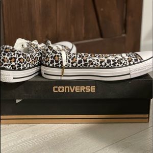 Brand New in Box Leopard Converse women’s Size 8